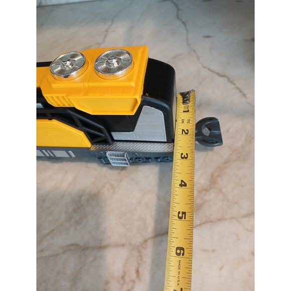 Toy State CATERPILLAR Construction Train Locomotive Engine CAT Yellow Works Fast - Picture 13 of 16